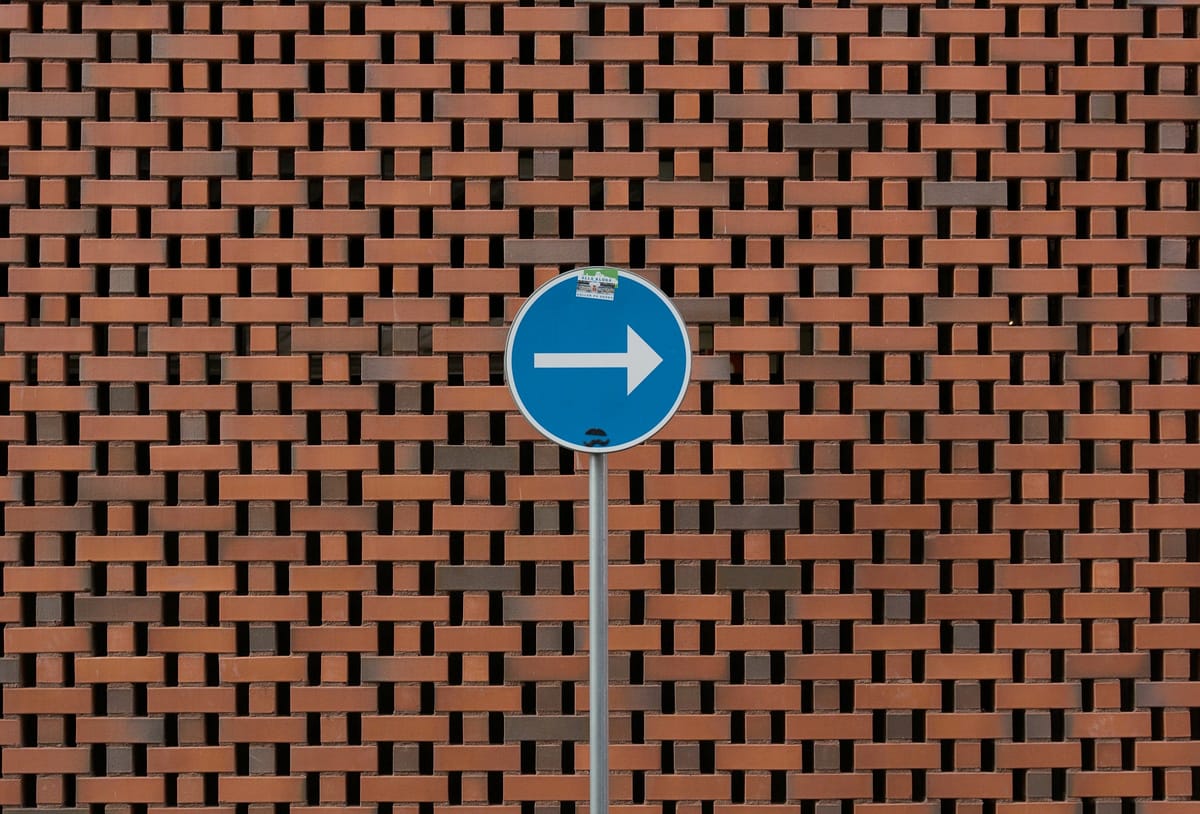 Redirect street sign (by Stefan Heinemann)